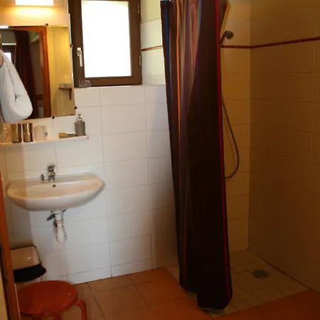 Le Petit Manoir - Jean Gedouin * Servon (Manche)