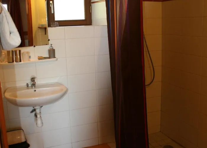 Le Petit Manoir - Jean Gédouin * Servon (Manche)